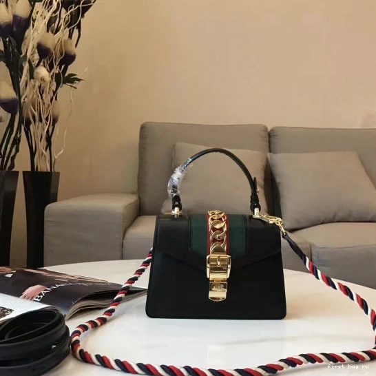 First bag ru Gucci Sylvie 0805